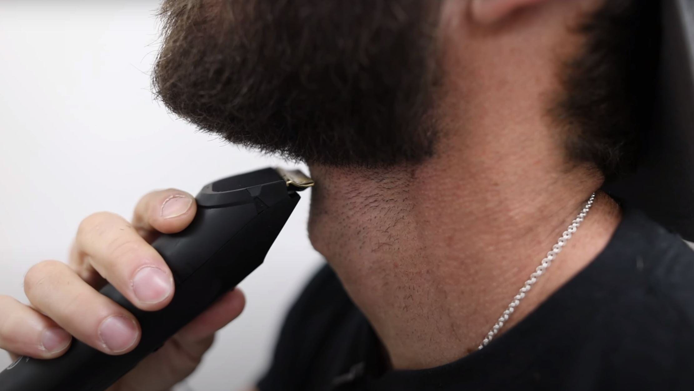 Neck Beard Problems? How to Clean It Up and Fix the Shape – Live Bearded